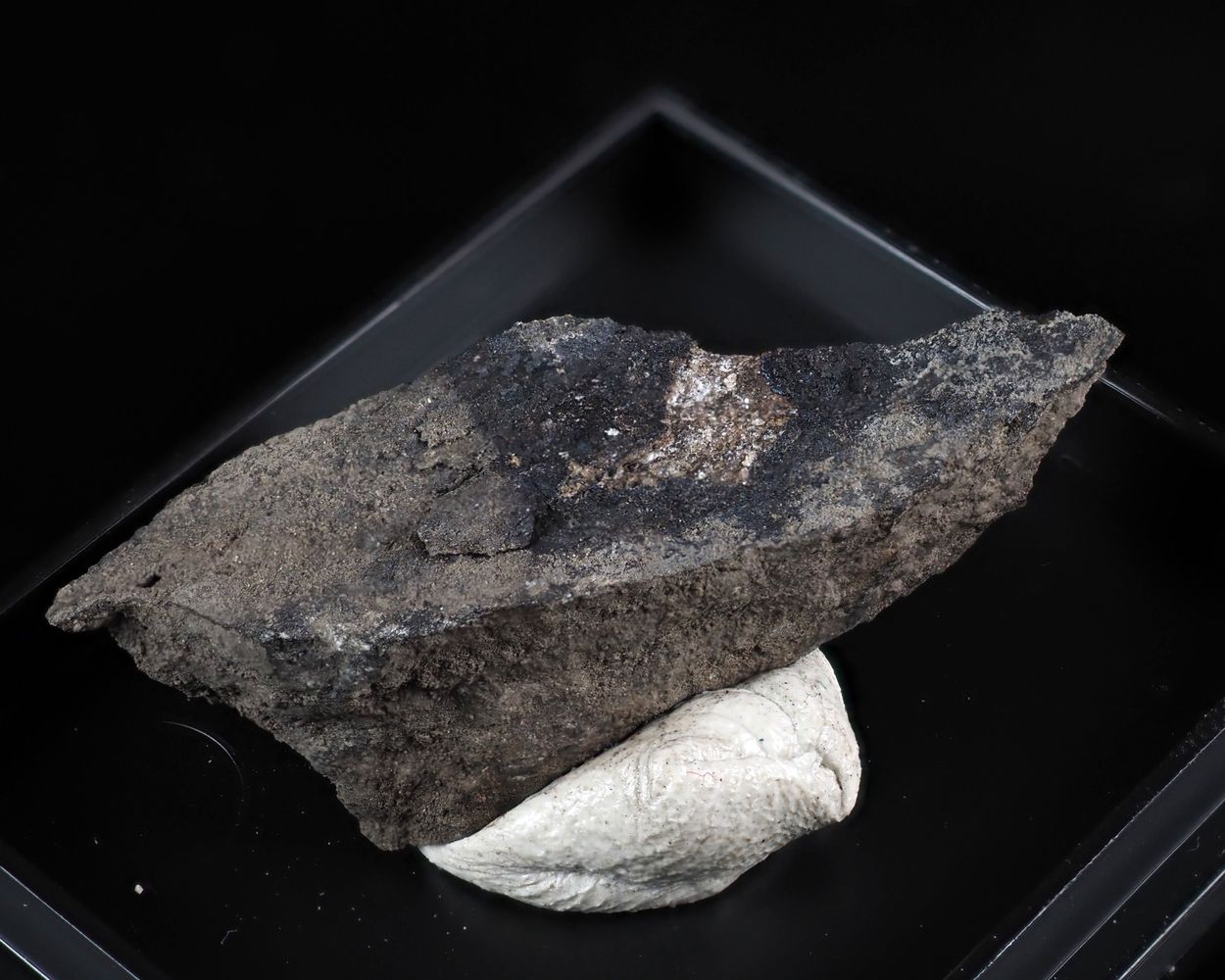 Manganohörnesite