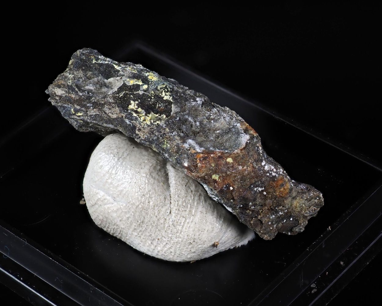 Rabbittite