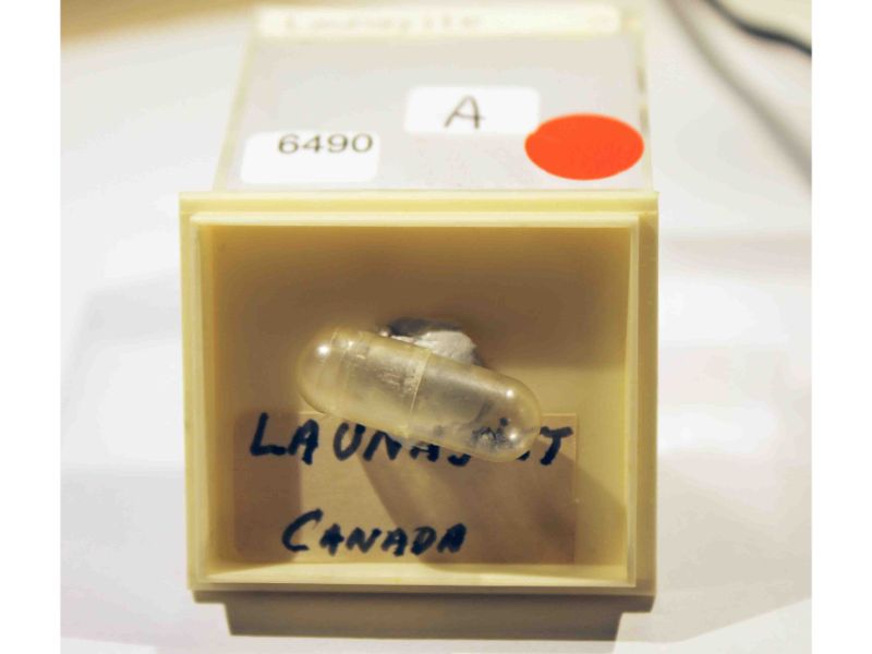 Launayite