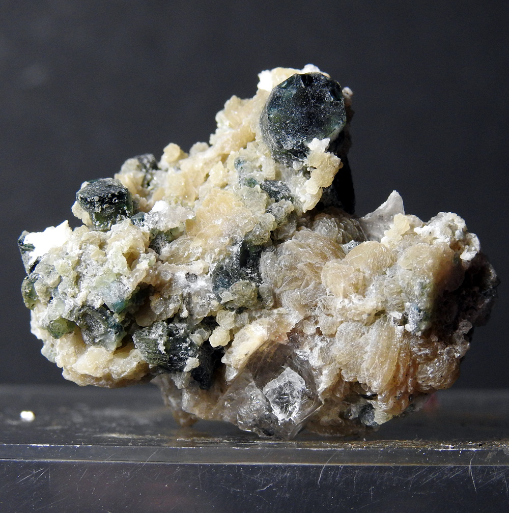 Apatite Hydroxylherderite & Siderite