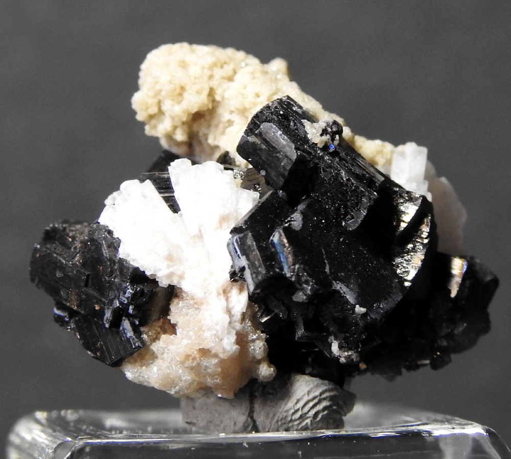 Columbite-(Mn)