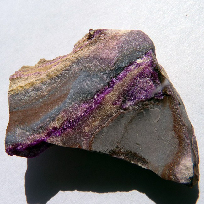 Aluminosugilite