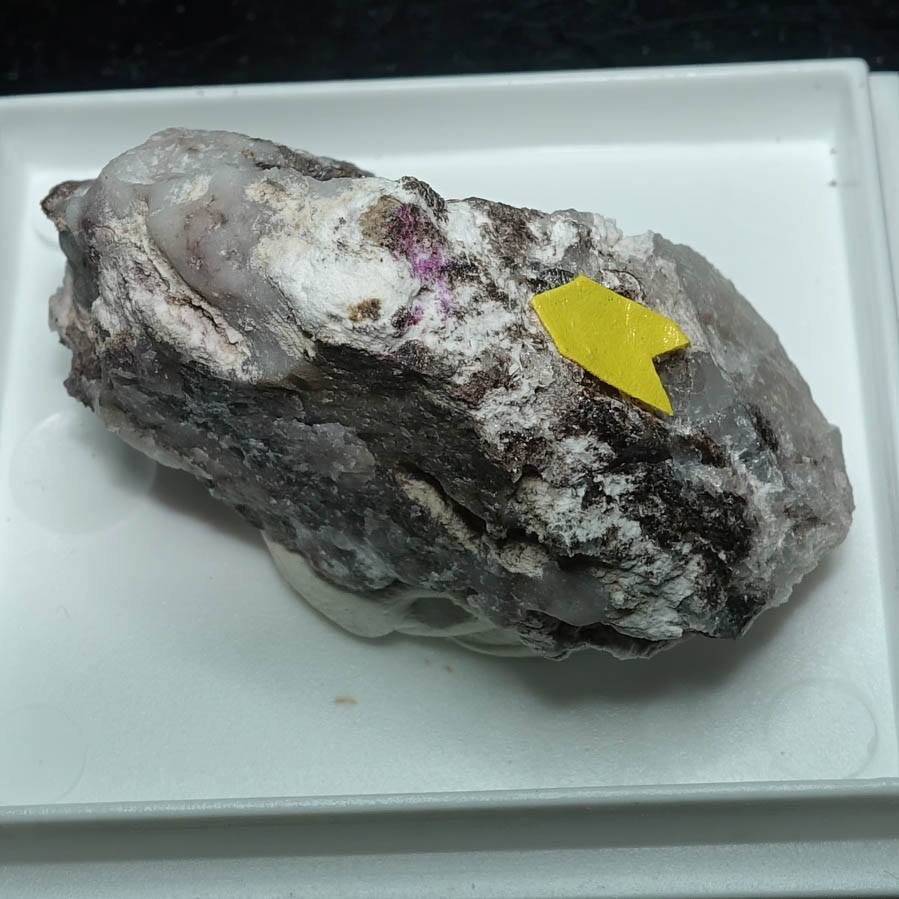 Aluminosugilite