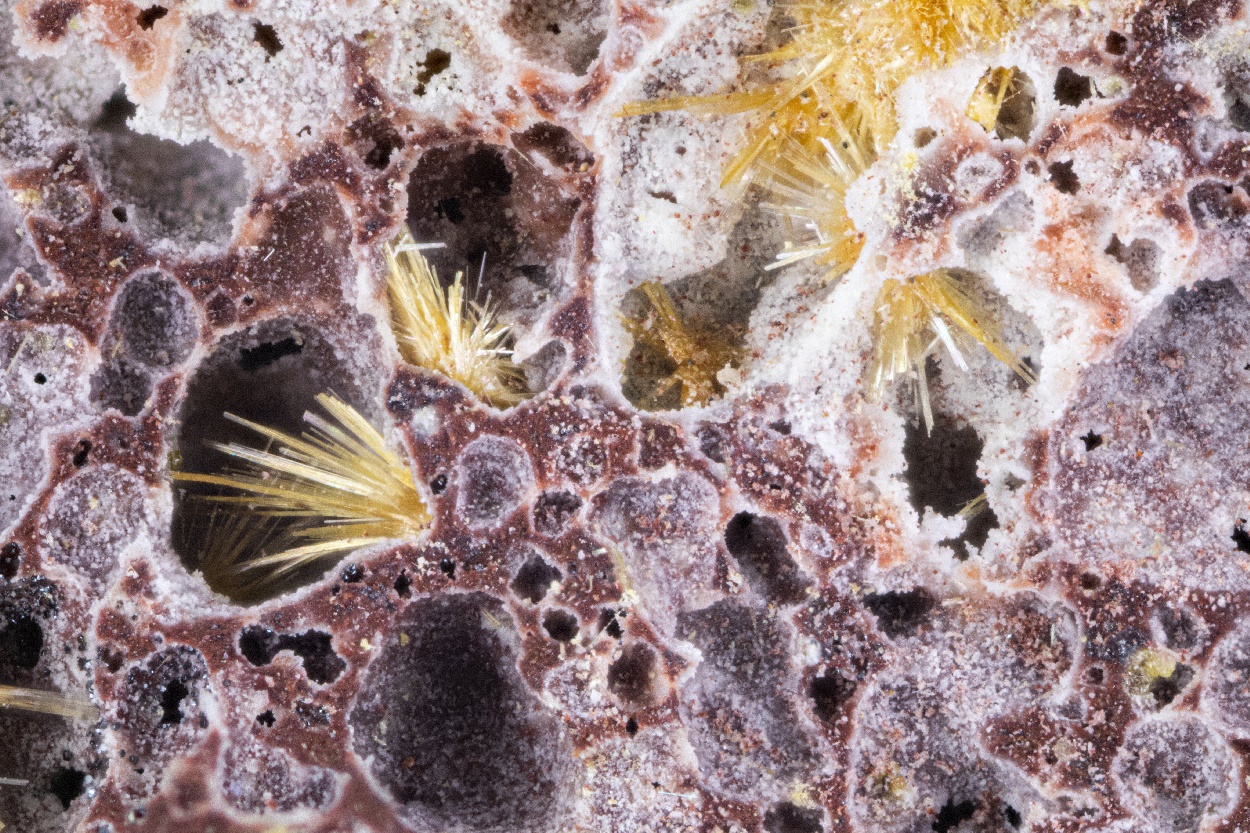 Achyrophanite