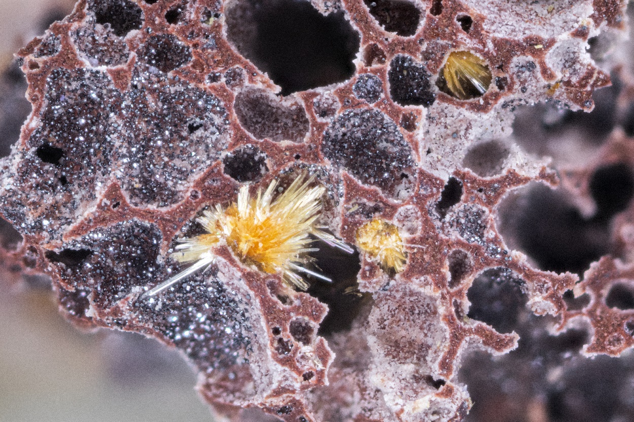 Achyrophanite