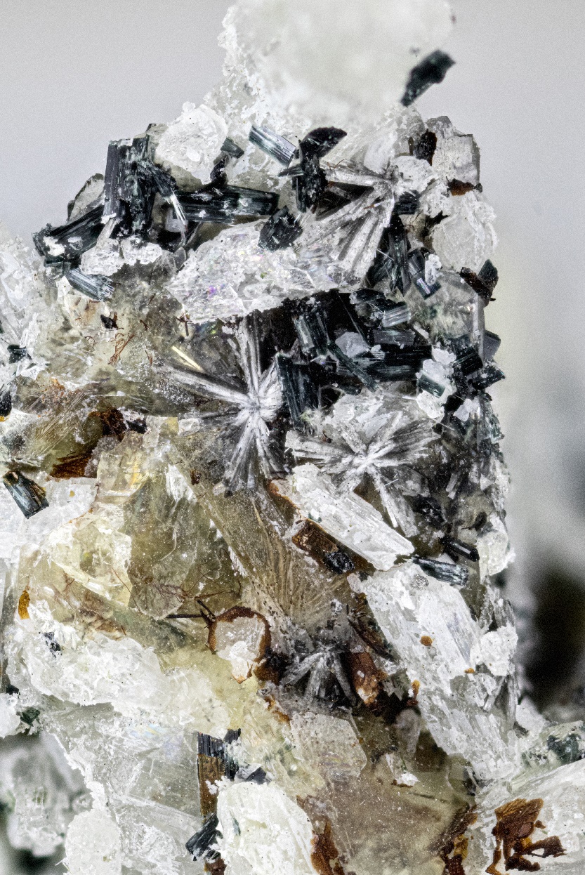 Monteregianite-(Y)