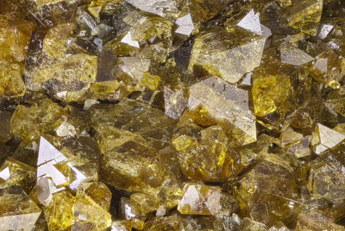 Fluorcalcioroméite