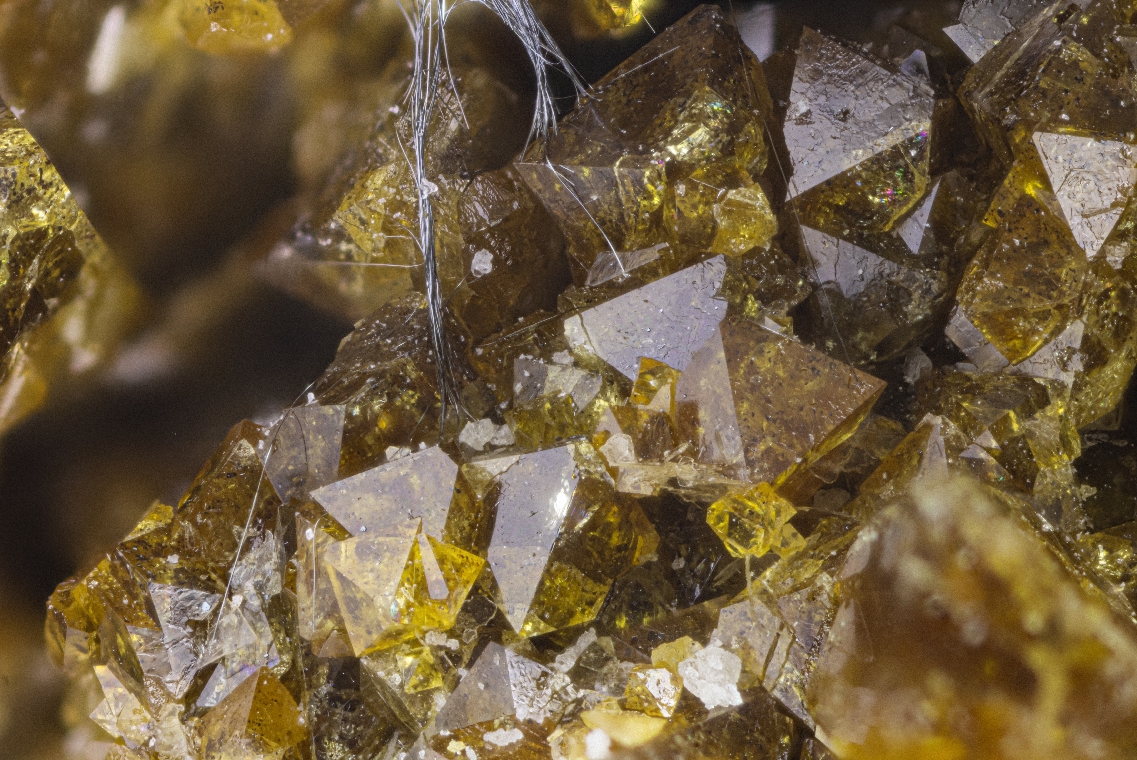 Fluorcalcioroméite