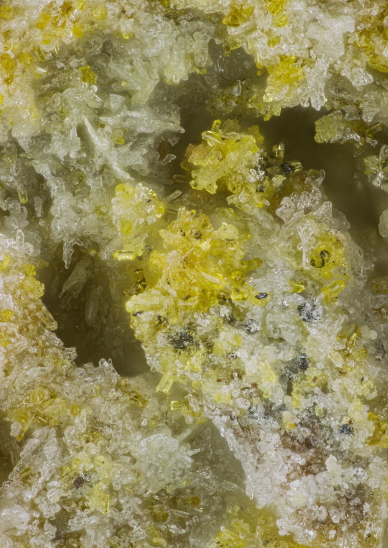 Bakakinite