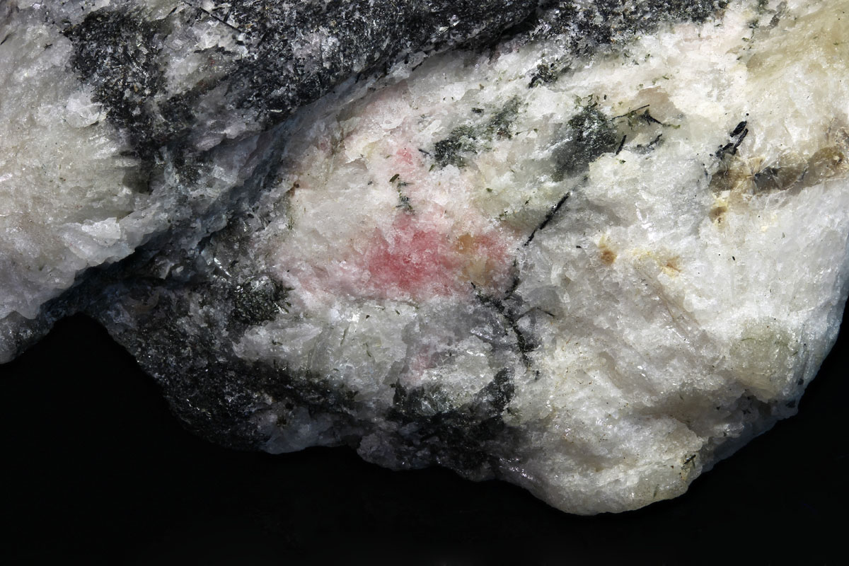 Tugtupite