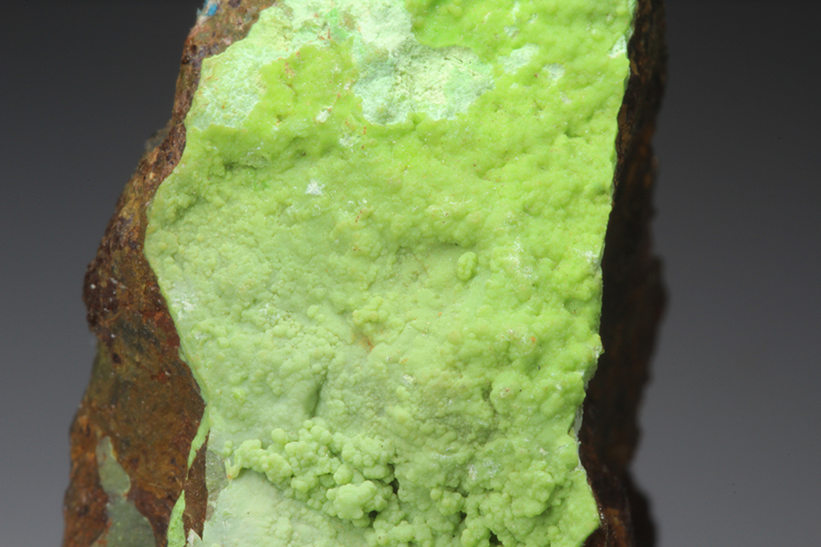 Kambaldaite