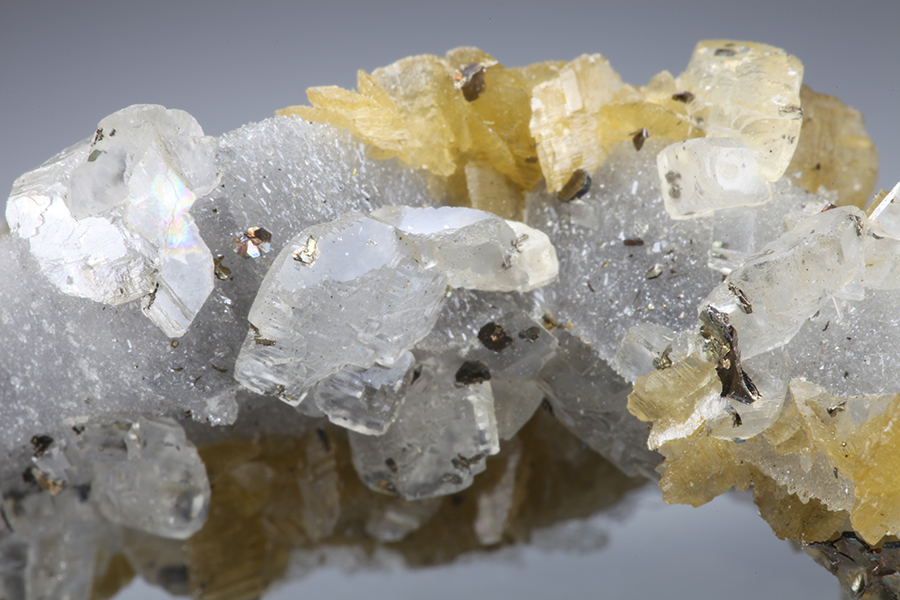 Cubanite Siderite Pyrrhotite & Dolomite
