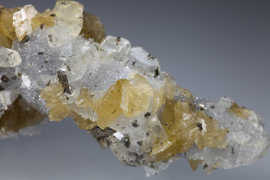 Cubanite Siderite Pyrrhotite & Dolomite