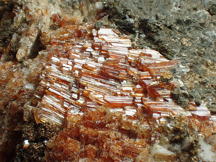 Labuntsovite