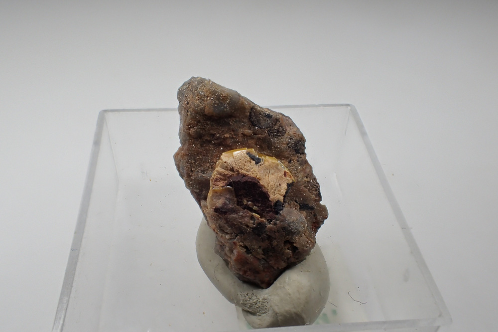 Wulfenite