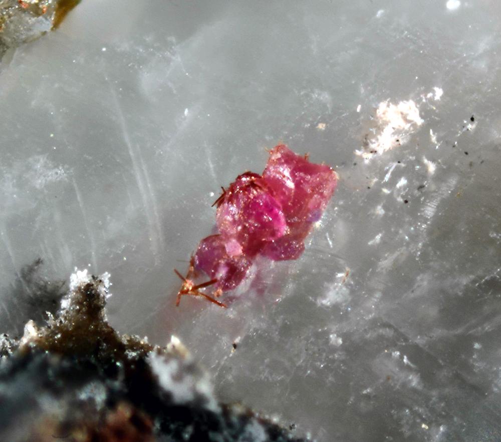 Aluminosugilite
