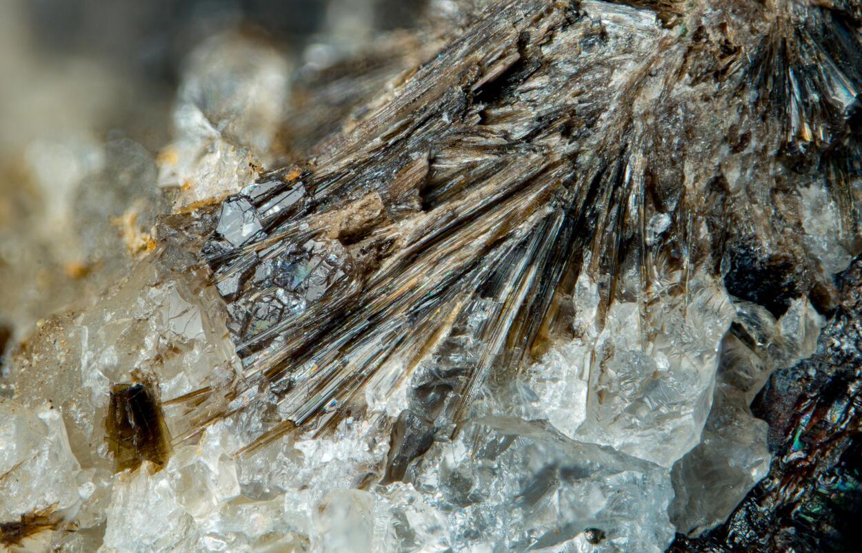 Devitoite & Titantaramellite