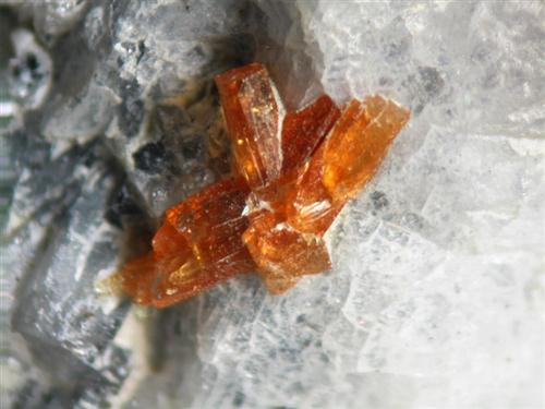 Labuntsovite