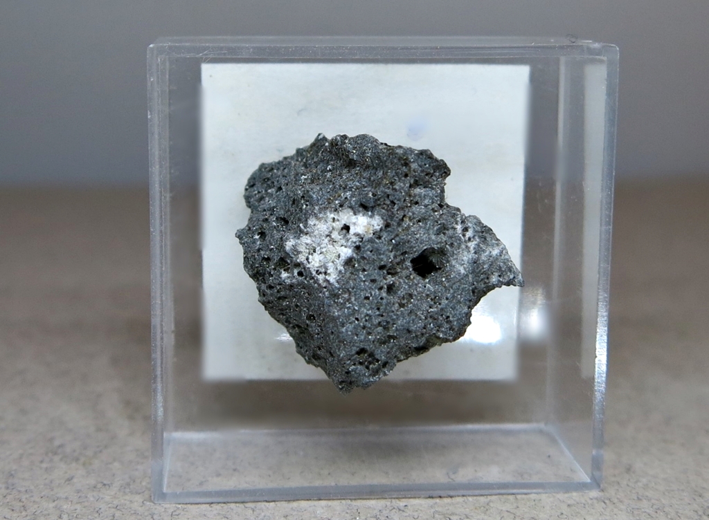 Magnesio-hastingsite