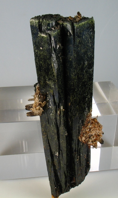 Aegirine & Parisite-(Ce)