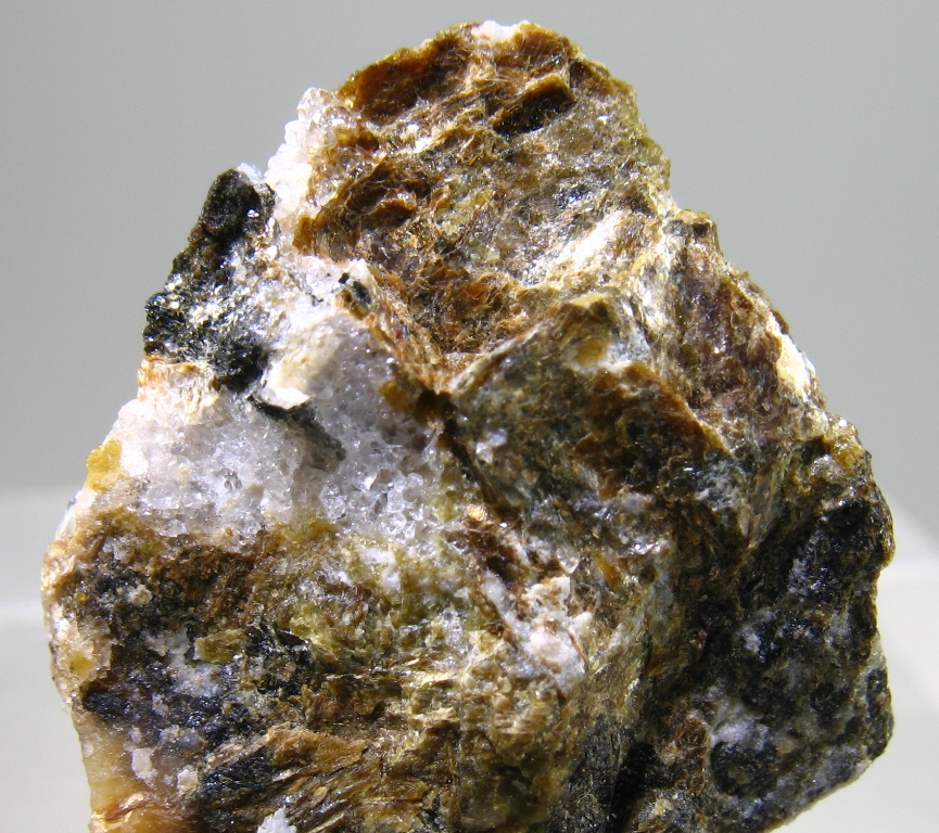 Tienshanite & Kupletskite-(Cs)