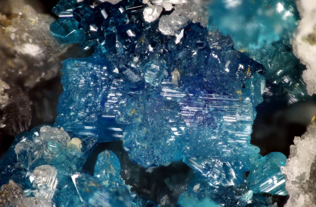 Caledonite