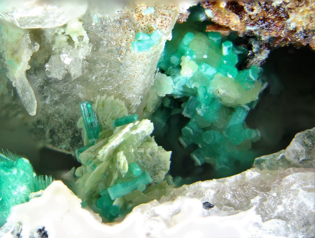 Mixite Atelestite & Malachite