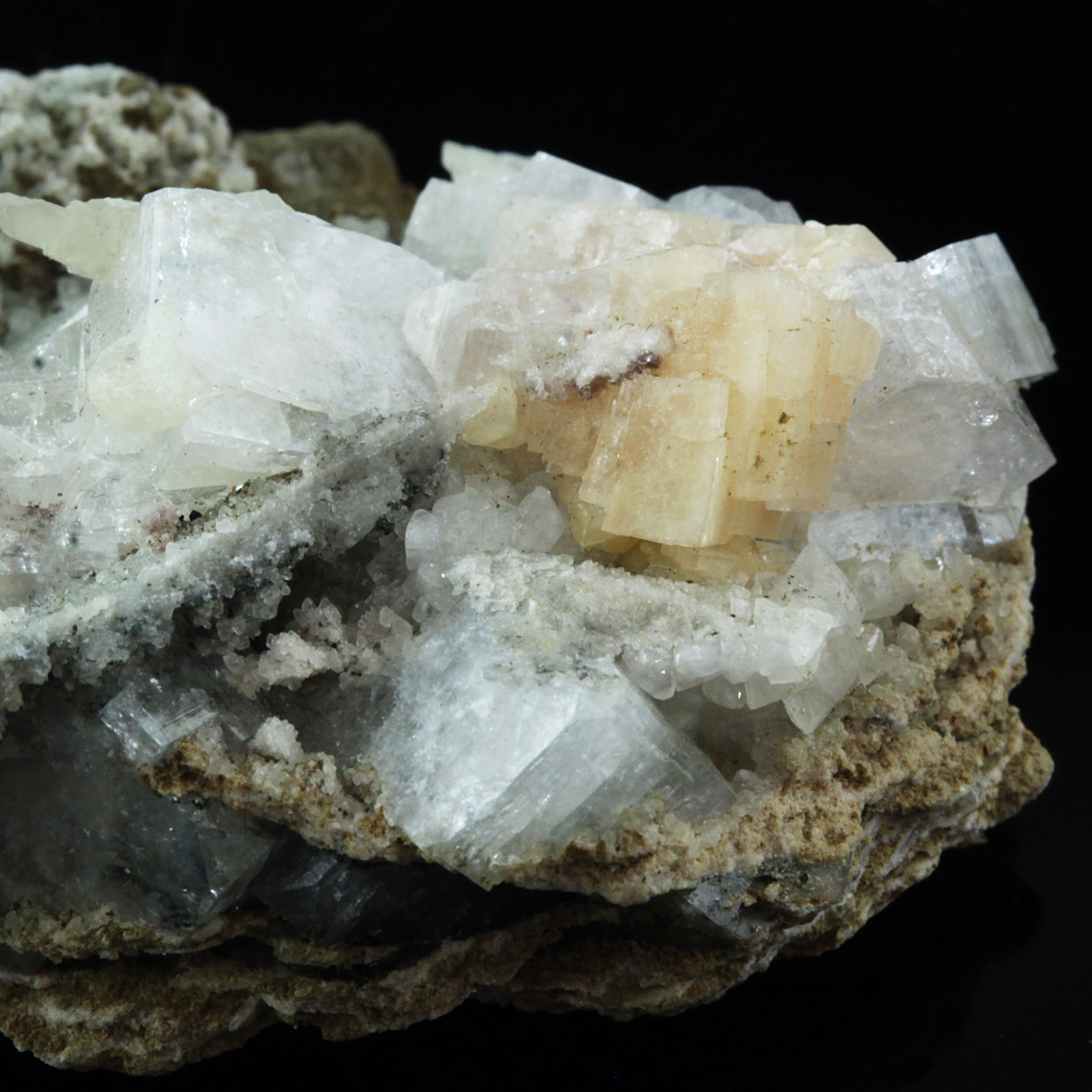 Apophyllite Chabazite & Quartz