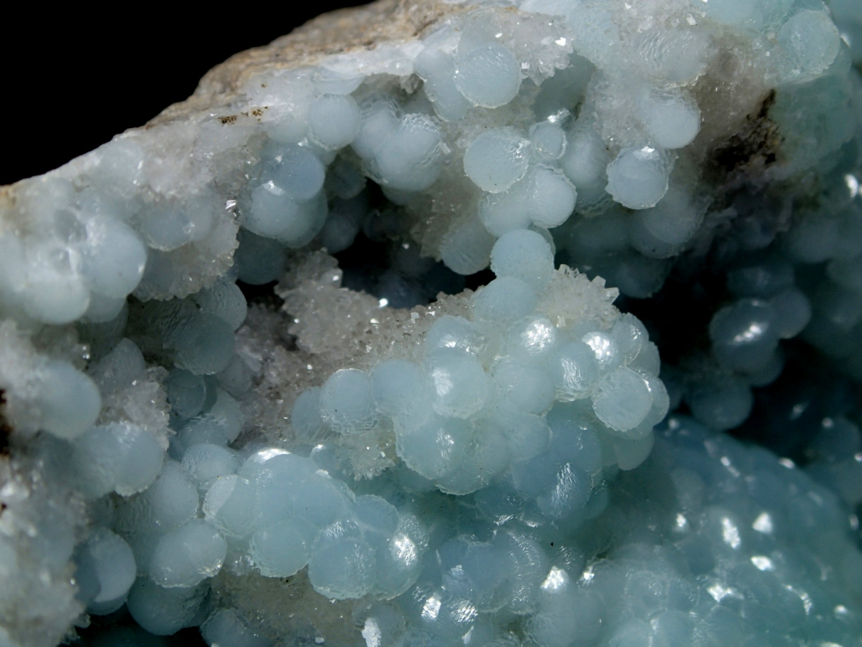 Smithsonite On Hemimorphite