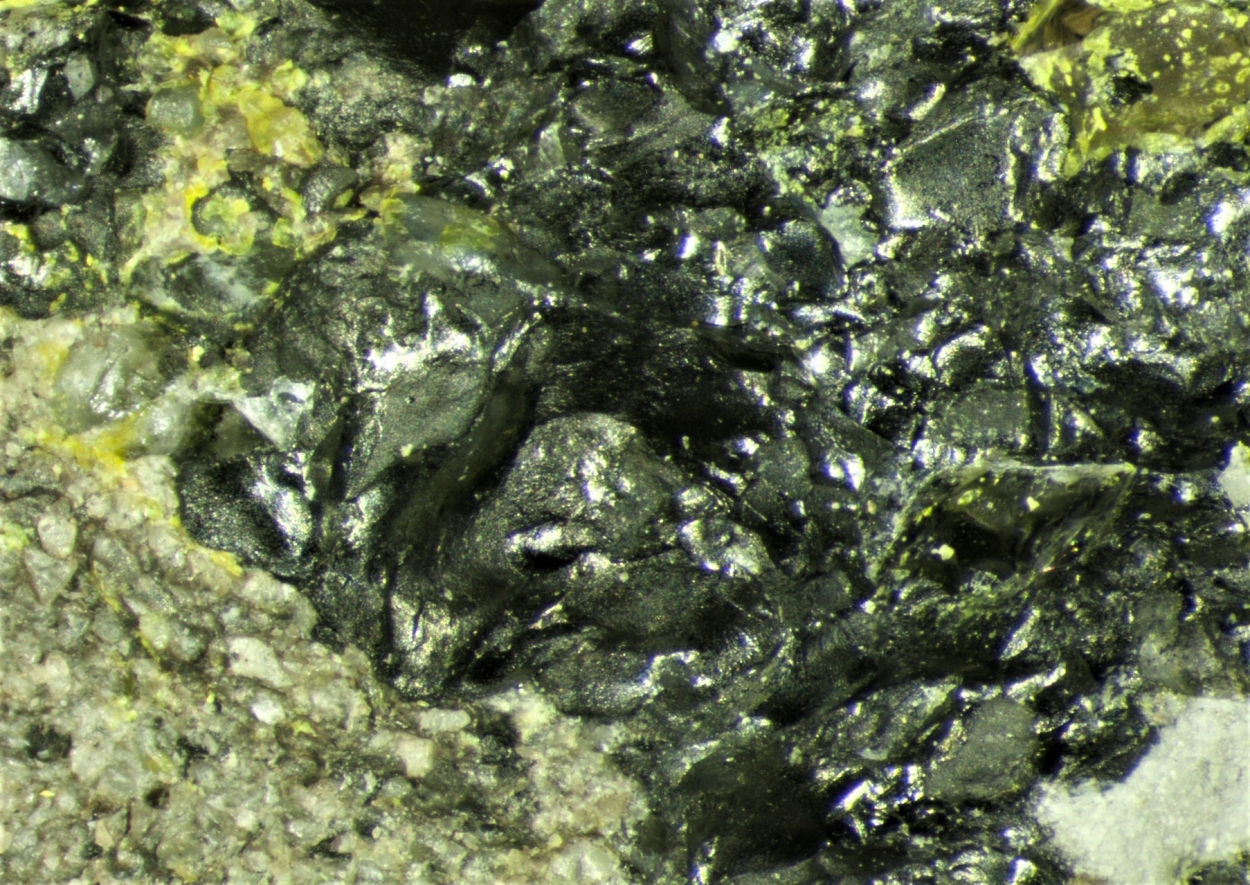Natrozippeite & Coffinite