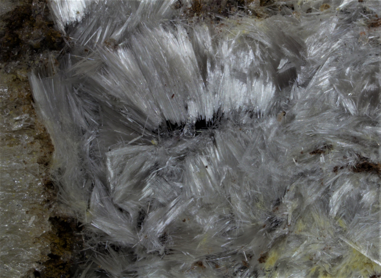 Fibroferrite