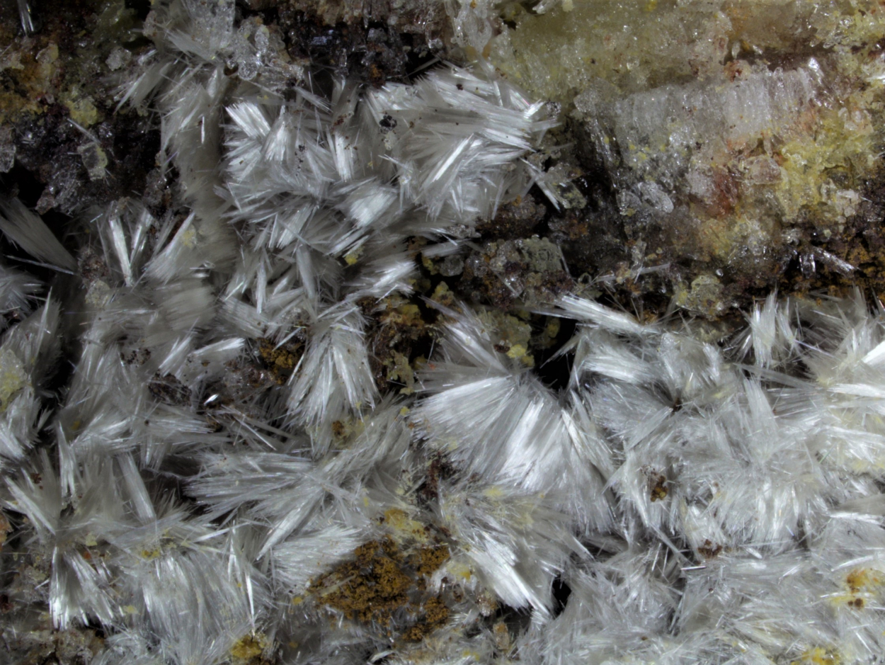 Fibroferrite