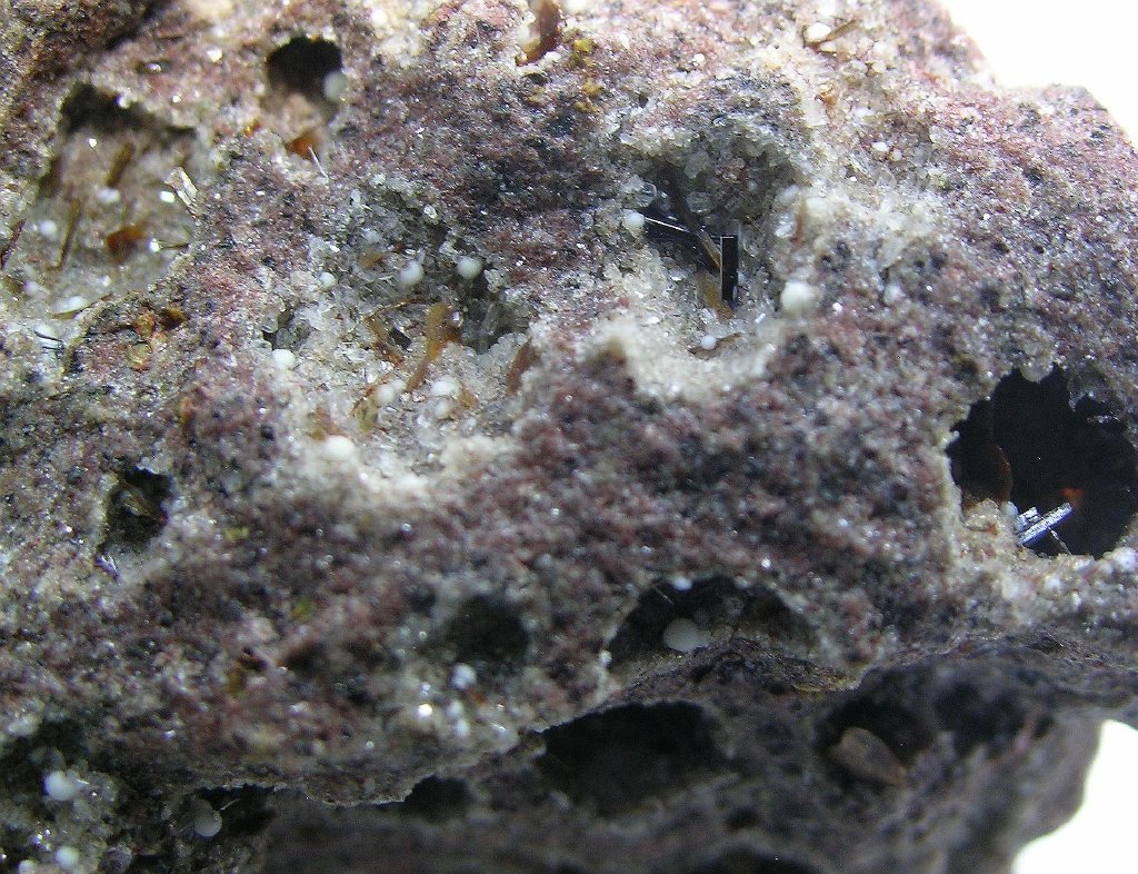 Armalcolite-Pseudobrookite Series Enstatite & Tridymite