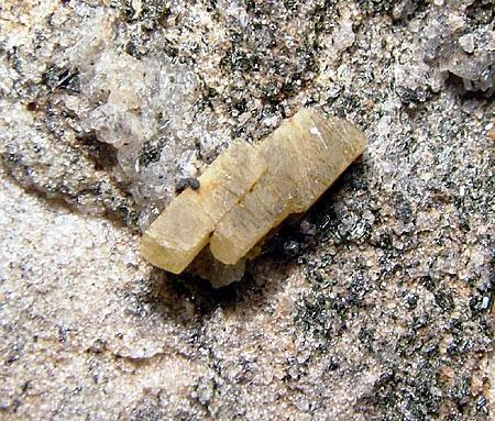 Quartz With Rutile & Xenotime-(Y)