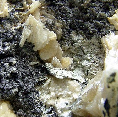 Leadhillite & Anglesite