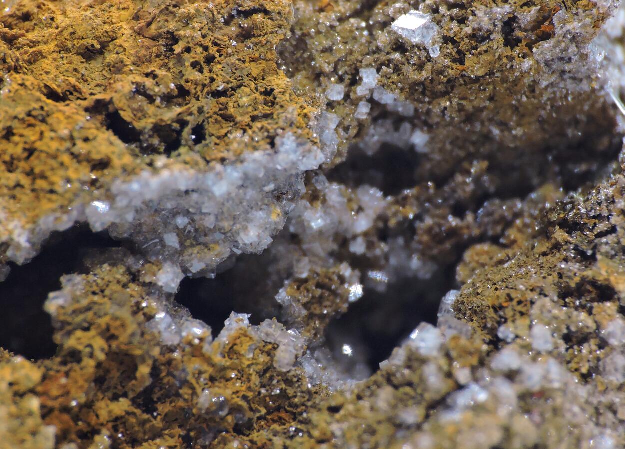 Hemimorphite & Perite