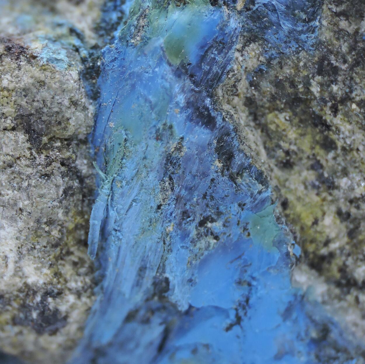 Aerinite