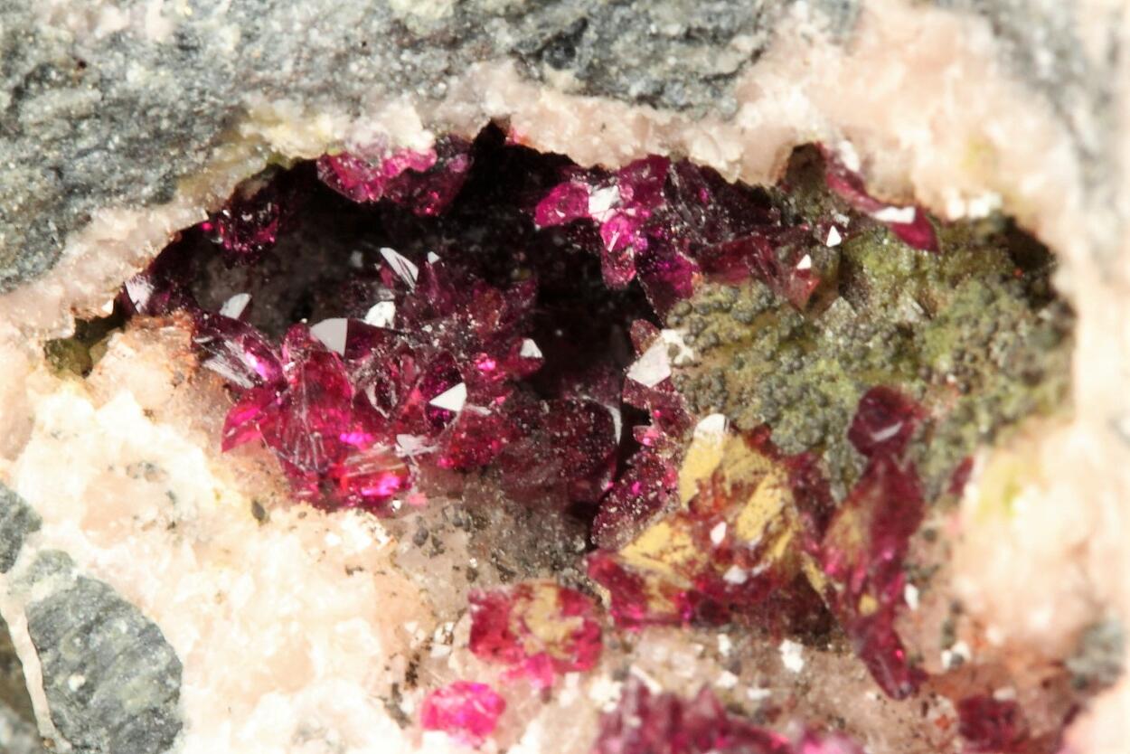 Roselite & Cobaltaustinite