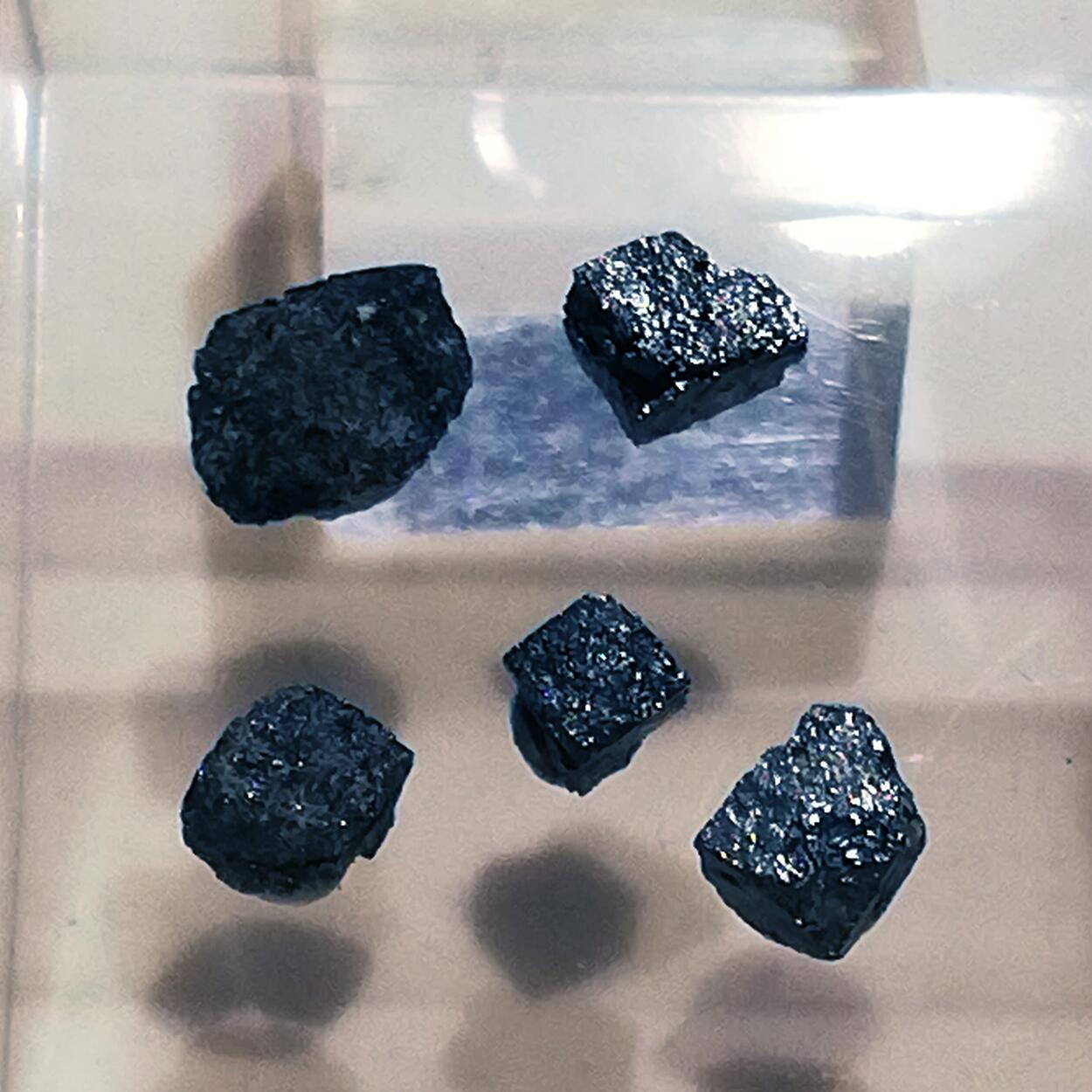 Lueshite