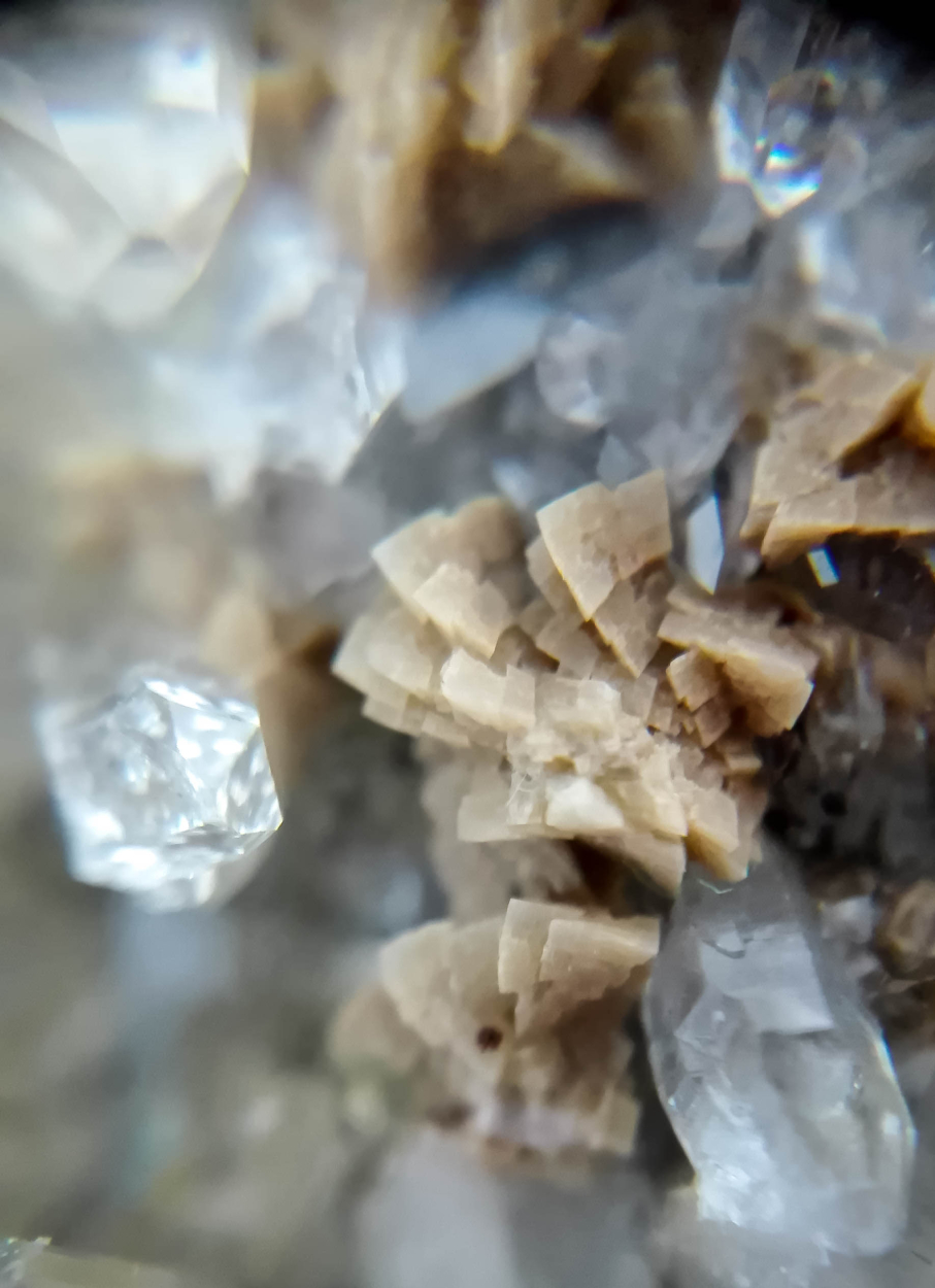 Quartz Dolomite & Chalcopyrite