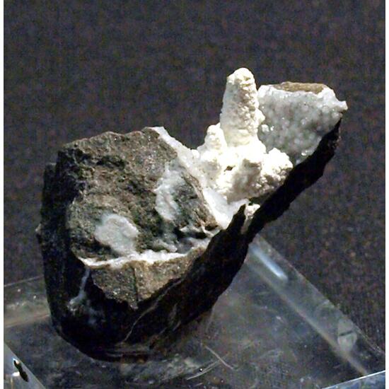 Tacharanite