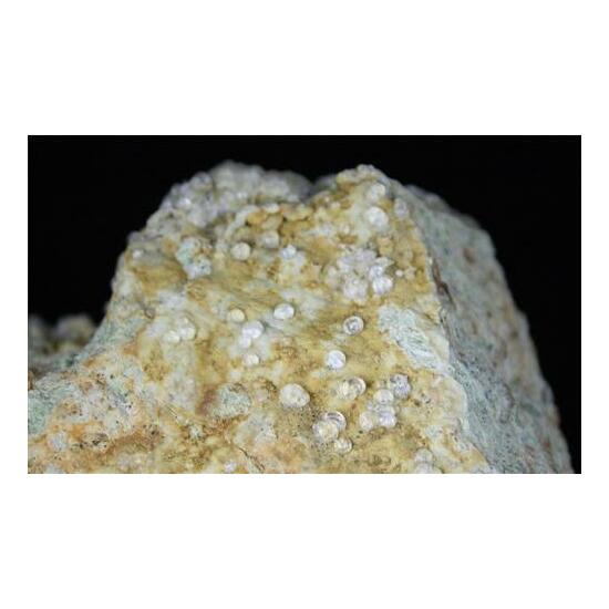 Melanophlogite
