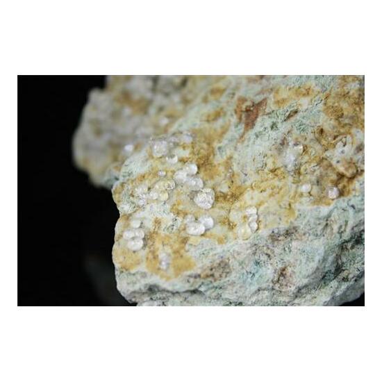 Melanophlogite