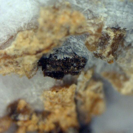 Manganiakasakaite-(La)