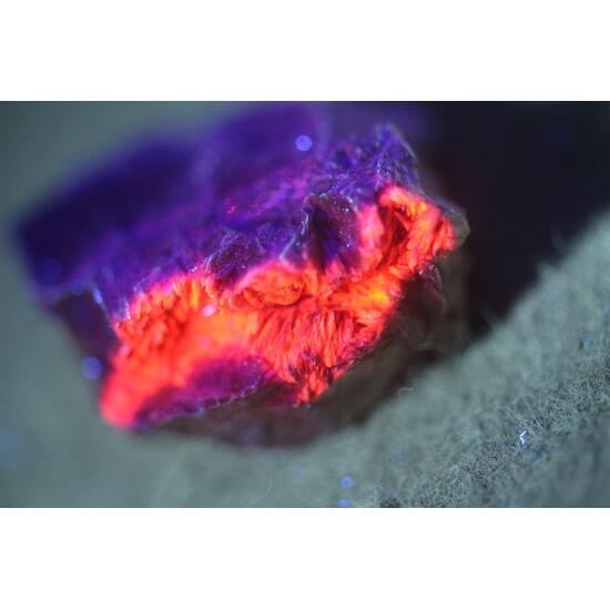 Axinite-(Mn)