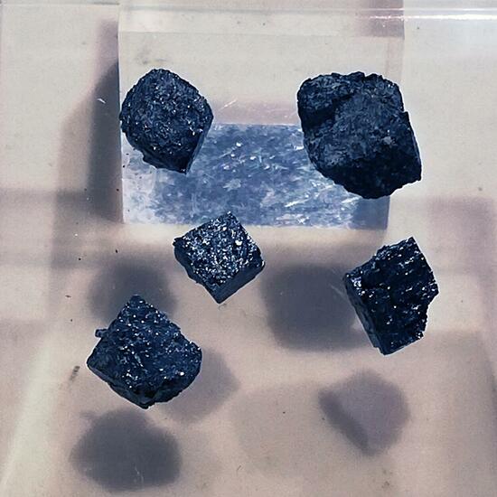 Lueshite